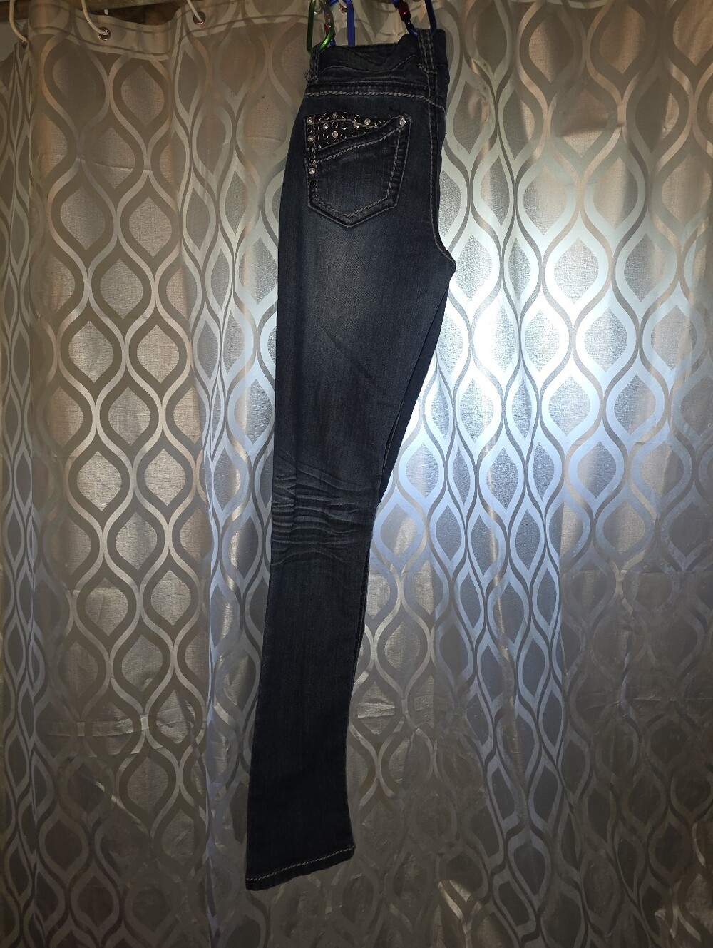Women's Dark Wash Skinny Jeans with Embellished Back Pocket